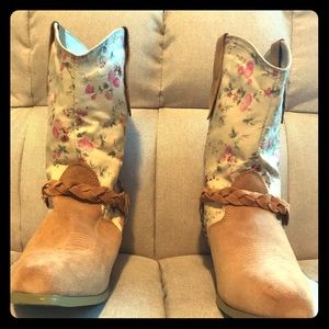 Women’s Boots size 9.5